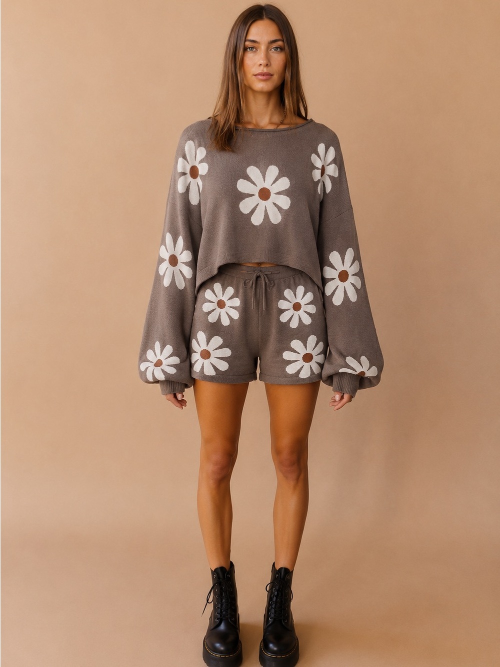 NWT Ekouaer Taupe Daisy Flower Knit Lounge Shorts Sweater Set Size Large